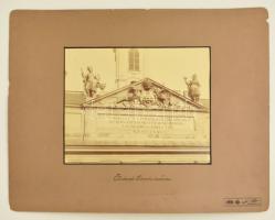 cca 1900 Budapest, Központi Városháza homlokzata, Erdélyi cs. és királyi udvari fényképész, kartonra kasírozva, képméret: 24x29 cm