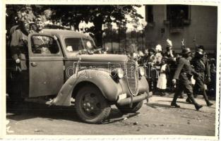 1940 Nagyvárad, Oradea; bevonulás automobillal / entry of the Hungarian troops, automobile, photo "vissza" So. Stpl