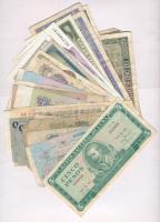 30db-os vegyes külföldi bankjegy tétel, közte Csehszlovákia, Kuba, Lengyelország, Románia, Szovjetunió T:III,III- 30pcs of various banknotes, including Czechoslovakia, Cuba, Poland, Romania, Soviet Union C:F,VG