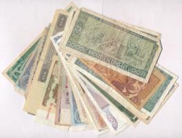 30db-os vegyes külföldi bankjegy tétel, közte Csehszlovákia, Kuba, Lengyelország, Románia, Szovjetun...