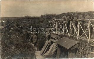 1917 9 cm-es aknavető balra az állásban / WWI K.u.K. military, 9 cm cannon, photo (EB)