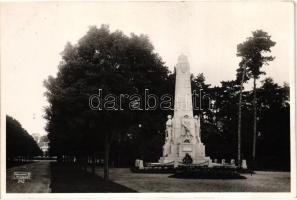 Debrecen, Hősök emlékszobra a Nagyerdő előtt. Csáthy Ferenc kiadása