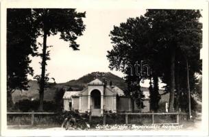 Szinérváralja, Seini; Bevonulási központ, motorkerékpár / headquarters of the entry of the Hungarian troops, motorcycle, Fotó Kósa