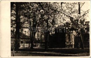1947 Tatabánya, Újtelep, Nemzeti Segély megyei központ. Stinglné photo (EK)