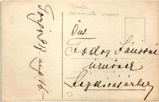 1918 Torja, Turia; család úrilak bejárata előtt / family in front of a villa, photo