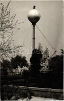 Tiszanána, az újonnan állított hidroglóbusz (víztorony), Hősi emlékmű. Berencsy photo
