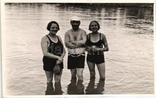 1934 Balatonföldvár, fürdőzők, Seidner photo