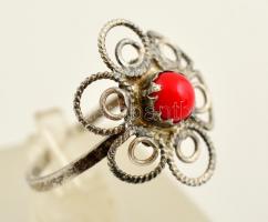 Korallal díszített ezüst(Ag) ékszerszett (nyaklánc, fülbevaló, gyűrű, karkötő), jelzett, bruttó: 20,...