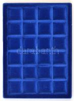 4db éremtartó tálca egyenként 24 férőhellyel, mind használt, de nagyon szép állapotban