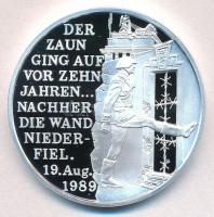 Bognár György (1944-) 1999. "A Vasfüggöny lebontásának 10. évfordulójára" jelzett Ag emlék...