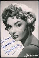 Sylva Koscina (1933-1994) horvát származású olasz színésznő aláírása az őt ábrázoló fotólapon / autograph signature