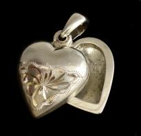 Ezüst(Ag) fényképtartós szív függő, jelzett, 2x1 cm, nettó: 6,9 g