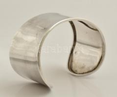 Ezüst(Ag) széles, ívelt karperec, jelzett, d: 6,2 cm, nettó: 26,3 g
