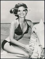 Hoppá.... szokatlan fényképek, 4 db vintage fotó, 15x24 cm és 14x21 cm között