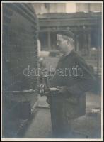 Munkások ábrázolása a szocreál korszakban, 2 db vintage fotó, 18x20 cm és 24x18 cm