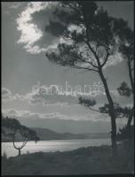 cca 1938 Dr. Csörgeő Tibor (1896-1968) hagyatékából 2 db vintage fotó, az egyik pecséttel jelzett, 11x8 cm és 23,5x18 cm