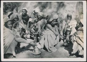 1934 Indiában készült 3 db vintage sajtófotó, angol nyelven feliratozva, 13x18 cm / 3 photos from In...