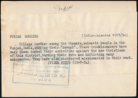 1934 Indiában készült 3 db vintage sajtófotó, angol nyelven feliratozva, 13x18 cm / 3 photos from In...