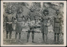 cca 1937 Brit-Malajziában készült felvétel az őslakosokról, francia nyelven feliratozott sajtófotó, 13x18 cm