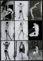 cca 1975 Felfedező úton, szolidan erotikus fényképek, 21 db vintage negatívról készült mai nagyítás, 9x13 cm / 21 erotic photos, 13x9 cm