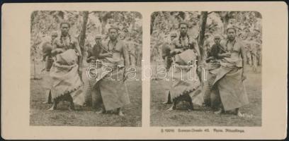 cca 1900 Szamoa-szigetcsoport, népviselet, sztereó papírpozitív képpár, 9x18 cm