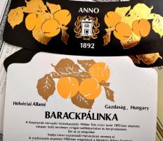 Több száz darabos magyar boroscímke gyűjtemény. Nagyrészt fajtánként borítékolva