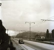 Trolibuszok tétele, 2 db vintage negatív (6x6 cm) + hozzáadva 4 db modern képeslapot trolibusz motív...