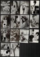 cca 1960 Trafikos fényképek, 13 db trafikokban árusított szolidan erotikus és pornó fotó Fekete György (1904-1990) budapesti fényképész hagyatékából, 6x9 cm