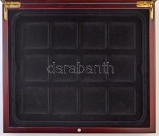 "Nagy Magyarok" emlékérem sorozathoz készült díszdoboz, 12 férőhelyes kivehető tálcával. H...