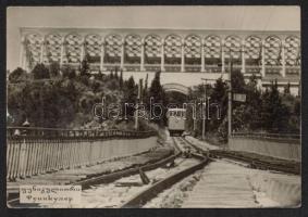 Villamosok külföldi városokban, 2 db vintage fénykép, hozzáadva 5 db modern képeslapot, 6x9 cm és 10...