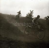 cca 1960 Sinka Antal hagyatékából 13 db vintage negatív (6x6 cm), hozzáadva 3 db modern képeslapot a...