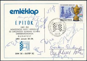 1987 az Építők nemzetközi sakkversenyének résztvevőinek (Csonkics Tünde olimpikon, stb.) aláírásai levelezőlapon