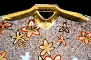 Zsolnay mokkás csésze ( 3 db) és jelzés nélküli tálca cukortartó, kézzel festett, jelzett (csak a Zs...