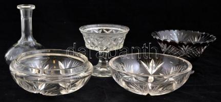 Üveg tárgyak kis csorbákkal: bonbonier, kiöntő, tálak összesen: 4 db, m:7-15 cm