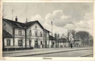 3 db régi városképes lap vasútállomásokkal: Szabadka, Szolnok, Lökösháza. vegyes minőség / 3 pre-194...