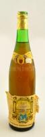 cca 1980 Egri Leányka fehérbor bontatlan palackban / Unopened bottle