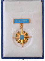 ~1980. "A Békéért" zománcozott fém kitüntetés eredeti tokban miniatűrrel T:2