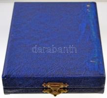 ~1980. "A Békéért" zománcozott fém kitüntetés eredeti tokban miniatűrrel T:2