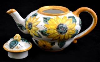 Napraforgómotívumos teás készlet, mázas kerámia, jelzett, kis kopásokkal: 7 db csésze + 6 db alj, d:...