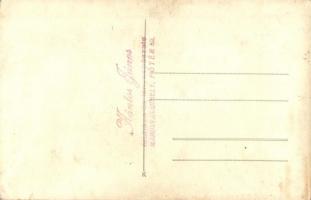 Marosvásárhely, Targu Mures; katonák csoportképe a laktanya előtt / soldiers group in front of the b...