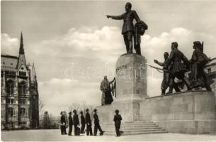 Budapest - 8 db főleg MODERN városképes lap az Országházról, közte 1 régi és 1 reprodukció / 8 MODER...