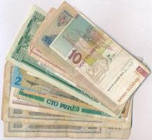 Vegyes: 27db-os bankjegy tétel, közte jugoszláv, szlovén, olasz és csehszlovák bankjegyek T:II,III
...