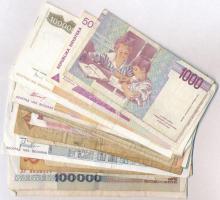 Vegyes: 28db-os bankjegy tétel, közte jugoszláv, kínai, olasz bankjegyek T:III
Mixed: 28pcs of bank...