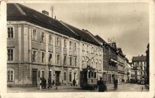 Szombathely, utcakép, villamos. Képzőművészeti Alap kiadása (ragasztónyomok / glue marks)