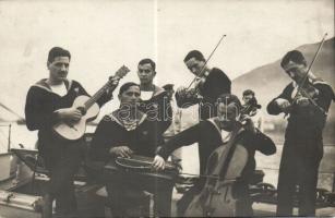 1915 10db haditengerészeti fotó képeslap+1 fénykép / Austro Hungarian navy, 10 photo postcards+1 pho...