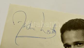 André Watts (1947-) zongoraművész nagyméretű, dedikált fotója első budapesiti koncertjéről. Kis szak...