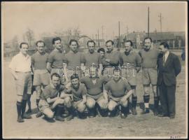cca 1920-1980 Régi idők focija, 19 db futballélettel kapcsolatos fotó, többek között a rákoscsabai c...