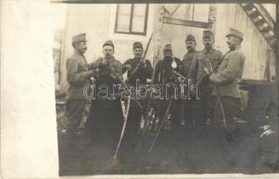 1914-1915 Avtovac, katonák fegyverjavítás közben / WWI K.u.K. military, soldiers repairing their guns in Avtovac, photo