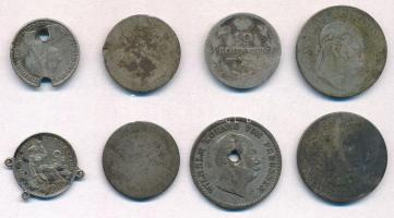 8db-os, vegyes, sérült és rossz állapotú ezüstpénz tétel, közte: Poroszország 1863A 2 1/2Gr "Vilmos", Orosz Birodalom 1814. 10k, Nagy-Britannia 1900. 3p "Viktória" T:III-,IV 8pcs of mixed, damaged, bad condition silver coins, including: Prussia 1863A 2 1/2 Silber Groschen "Wilhelm", Russian Empire 1814. 10 Kopek, Great Britain 1900. 3 Pence "Victoria" C:VG,G