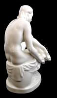 Kisfaludi Stróbl Zsigmond (1884-1975): Fürdés után. fehér mázas porcelán, jelzett, hibátlan, m: 29 c...